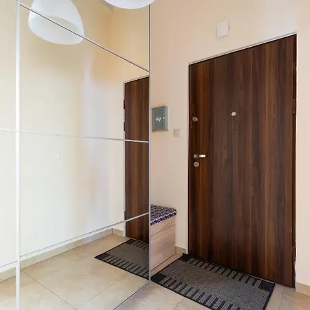 P&o Serviced Plac Konstytucji